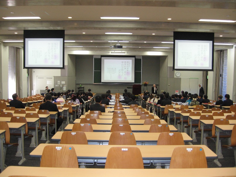 ���T���i