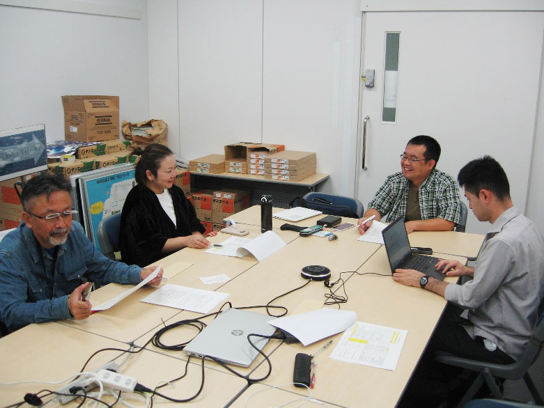 ������i